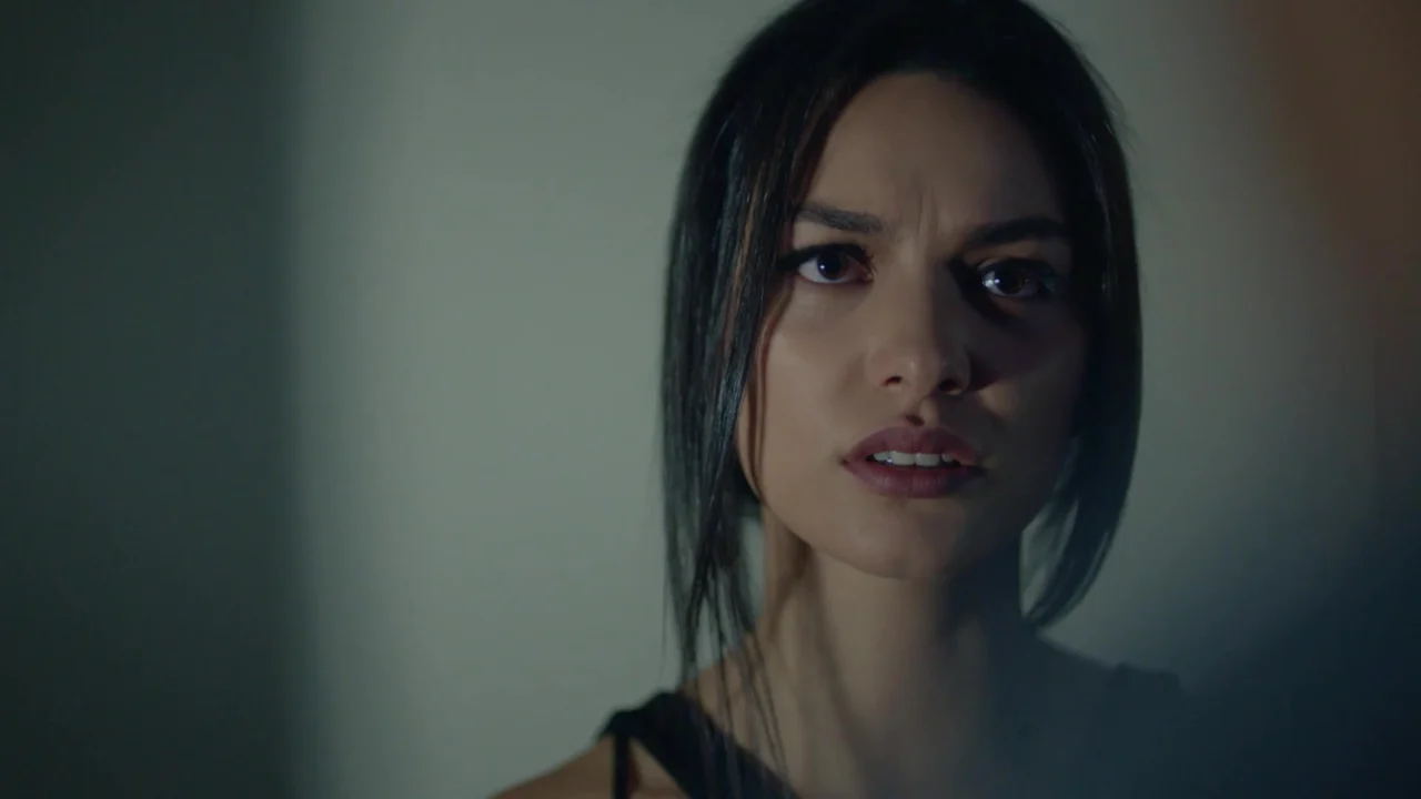 Кадры из сериала Черная любовь (2015)